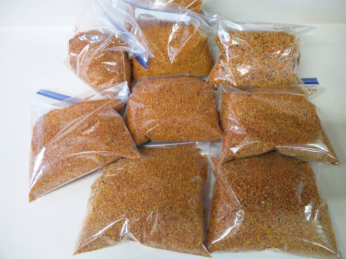 Bags of pollen