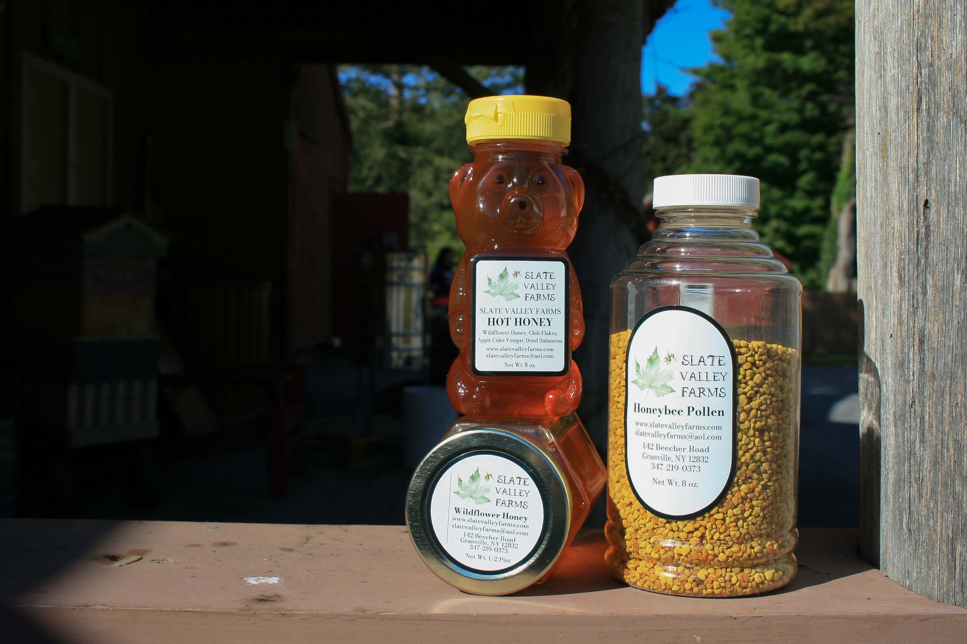 Full customer labels by betterbee on different jars